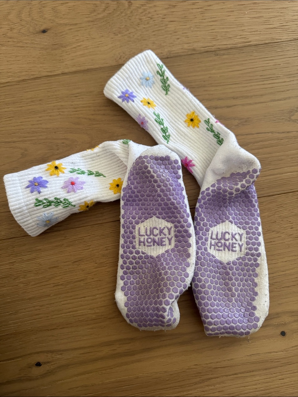 Lucky honey White Floral Grip Crew Socks - Women's Comfort - Picture 2 of 4